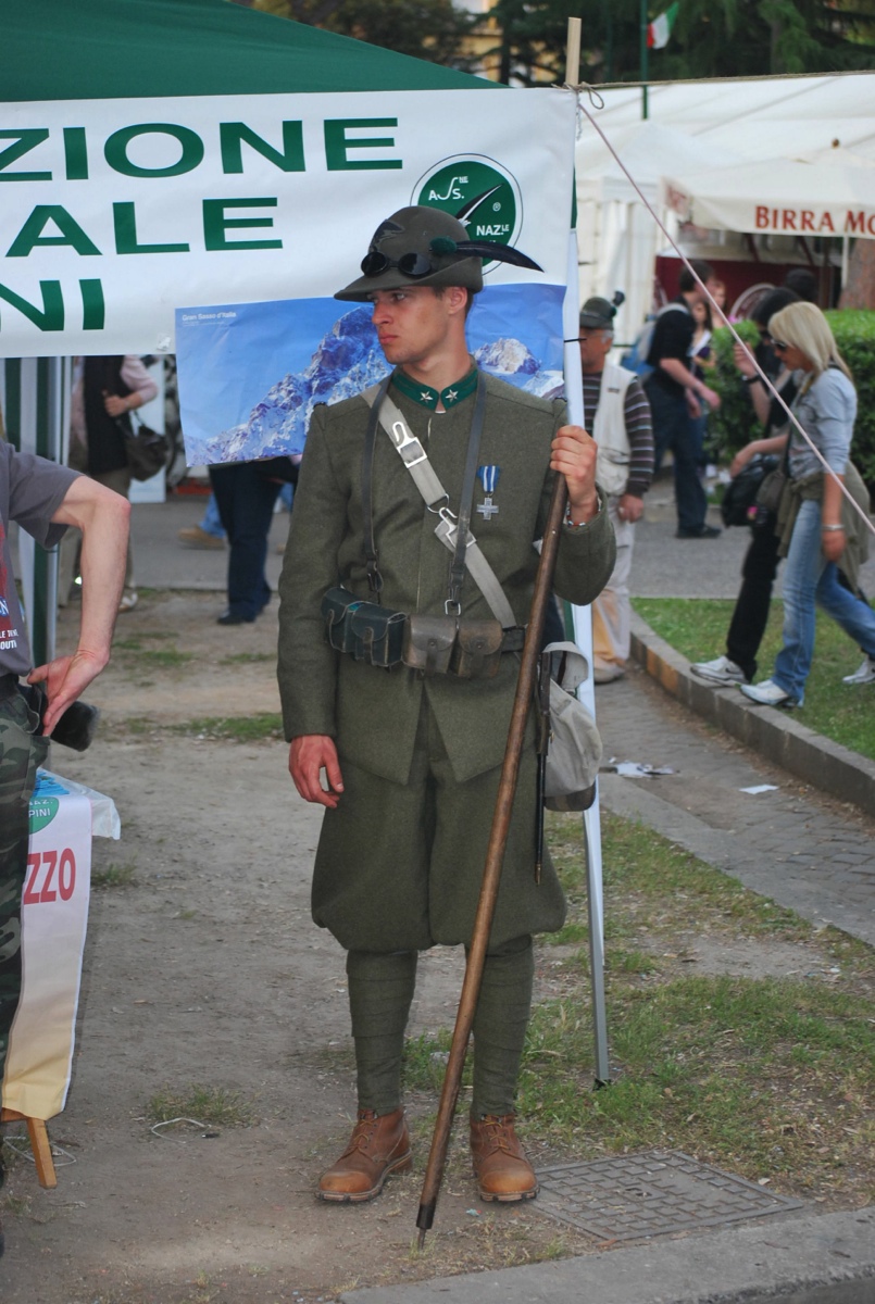 Latina 2009-12